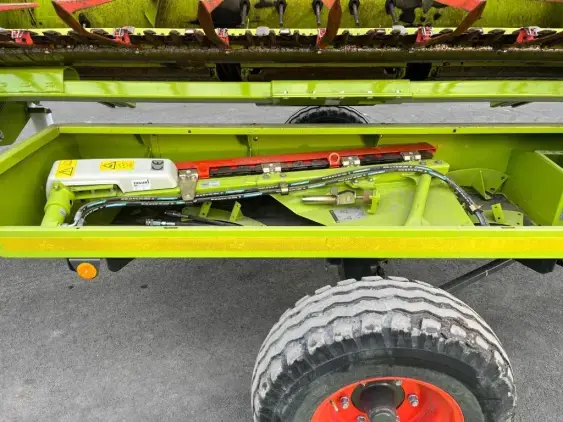 CLAAS Trion 520 - Photo 20