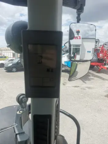 CLAAS ARION 650 - Photo 16