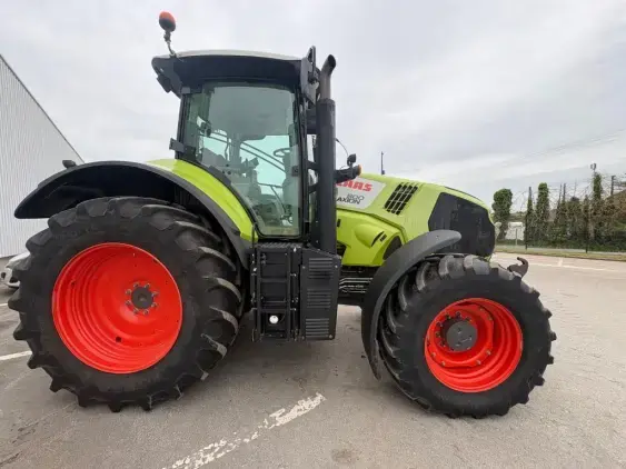 CLAAS AXION 800 - Photo 8