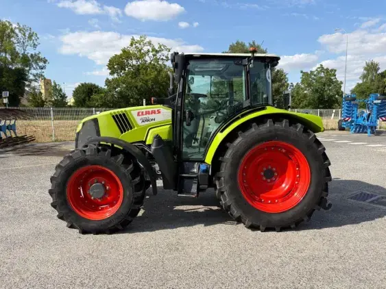 CLAAS Arion 420 - Photo 4