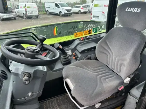 CLAAS SCORPION 741 VARIPOWER - Photo 8