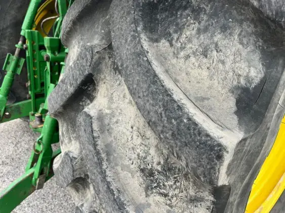 JOHN DEERE 6210R - Photo 12