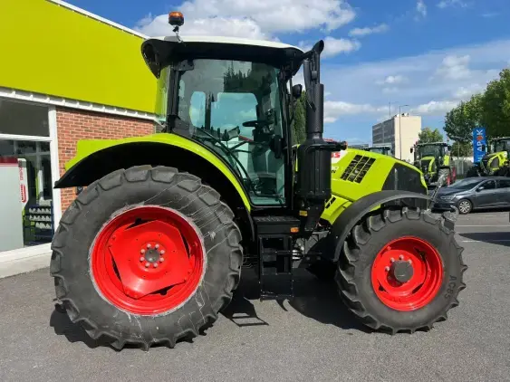 CLAAS ARION 530 - Photo 8