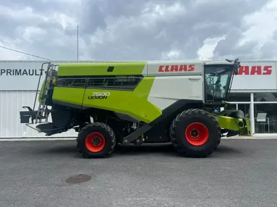 CLAAS Lexion 7500 - Photo 7