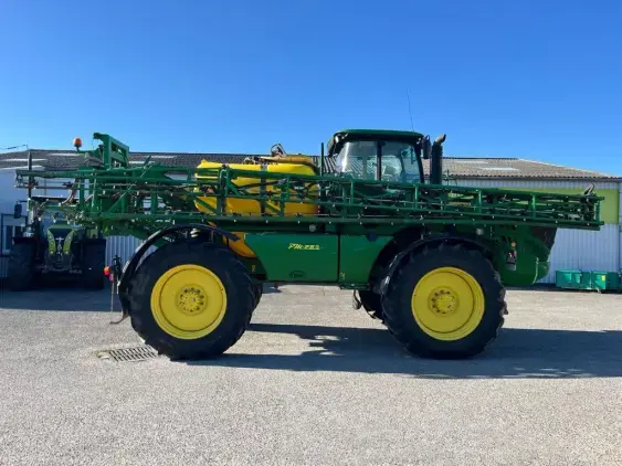 JOHN DEERE R4040i - Photo 8