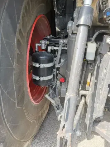 CLAAS AXION 870 CMATIC - Photo 16