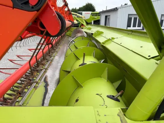 CLAAS LEXION 650 - Photo 26