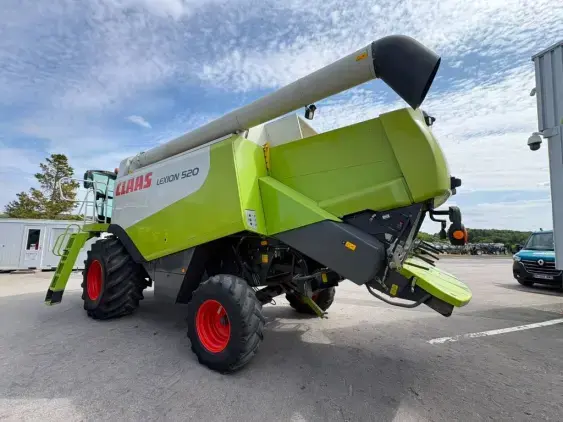 CLAAS LEXION 520 - Photo 5