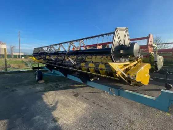 NEW HOLLAND CR 9060 - Photo 19