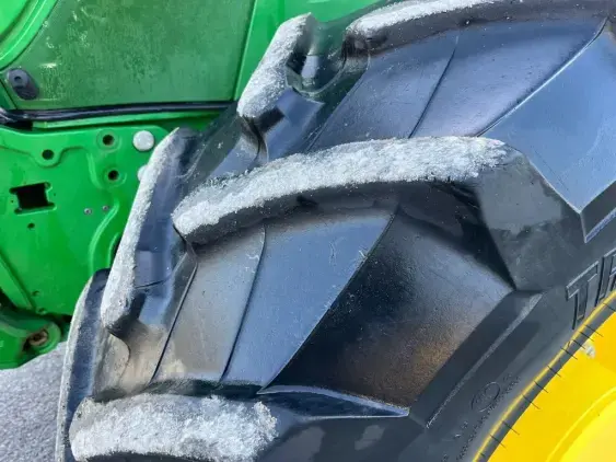 JOHN DEERE 6155M - Photo 12