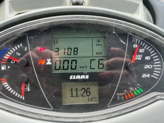 CLAAS AXION 830 - Photo 15