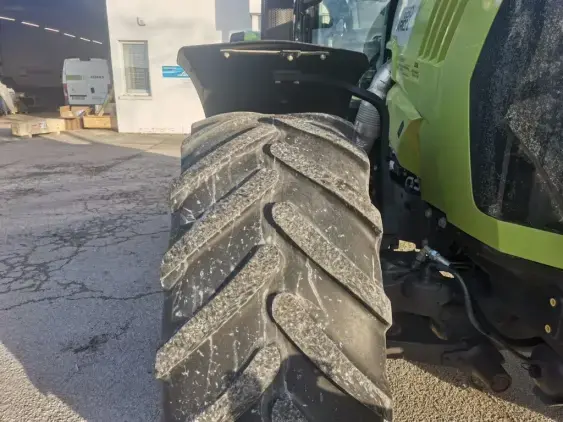 CLAAS ARION 650 - Photo 13