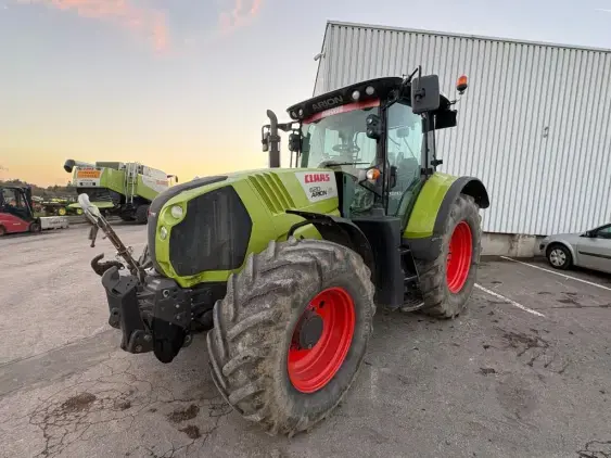 CLAAS ARION 620 - Photo 3