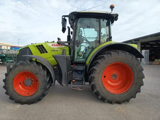 CLAAS ARION 610 - Photo 4