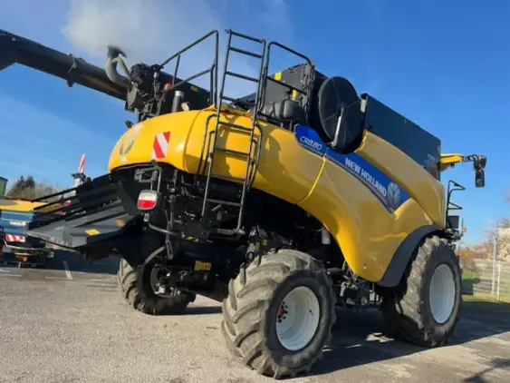 NEW HOLLAND CR 8.80 - Photo 7
