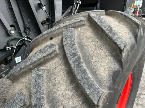 CLAAS Lexion 6700 - Photo 11