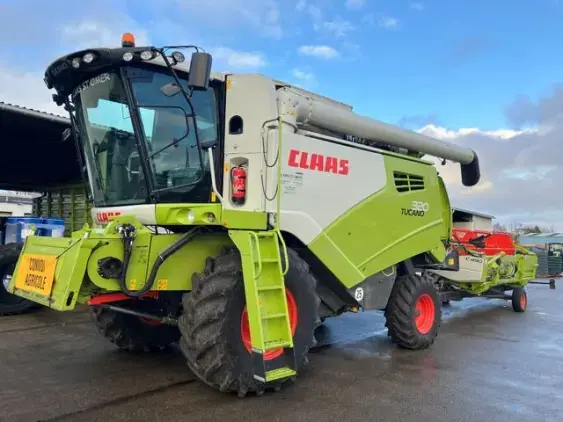 CLAAS TUCANO 320 - Photo 3
