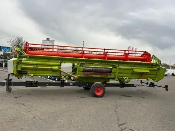 CLAAS Lexion 7400 - Photo 15