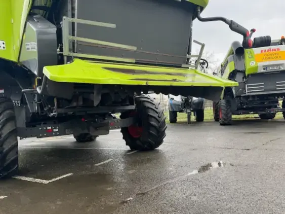 CLAAS LEXION 650 - Photo 14