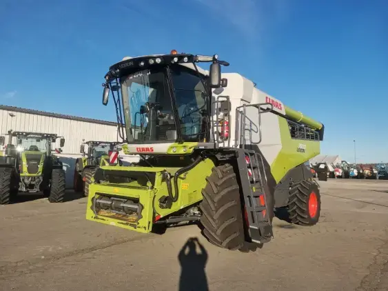 CLAAS LEXION 7600 - Photo 3