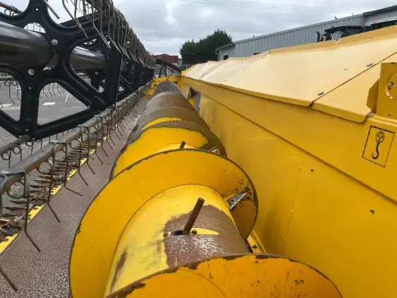 NEW HOLLAND CR 9080 ELEVATION - Photo 33