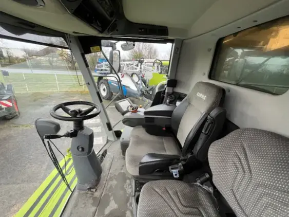 CLAAS LEXION 650 - Photo 9