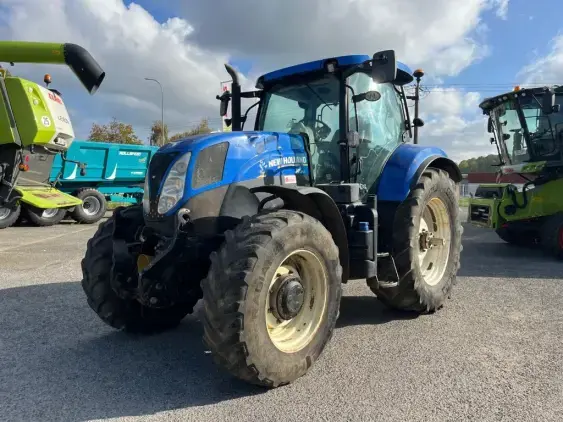 NEW HOLLAND T7.210 - Photo 3