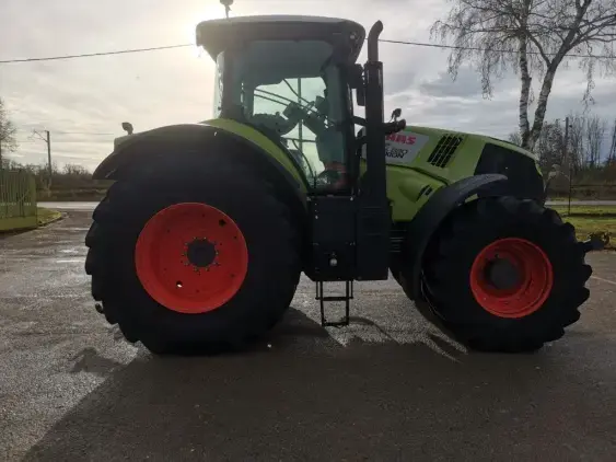 CLAAS AXION 830 CMATIC - Photo 8