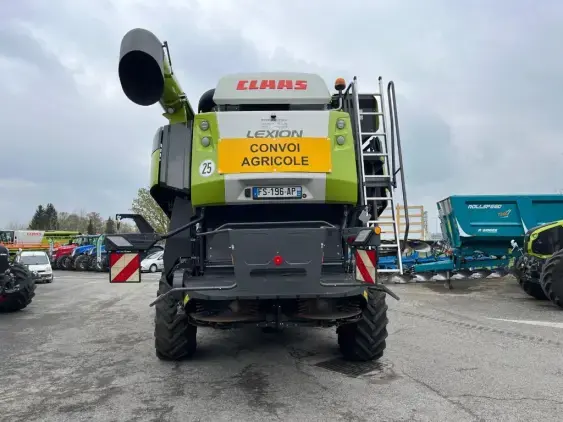 CLAAS Lexion 8700 TT  - Photo 6