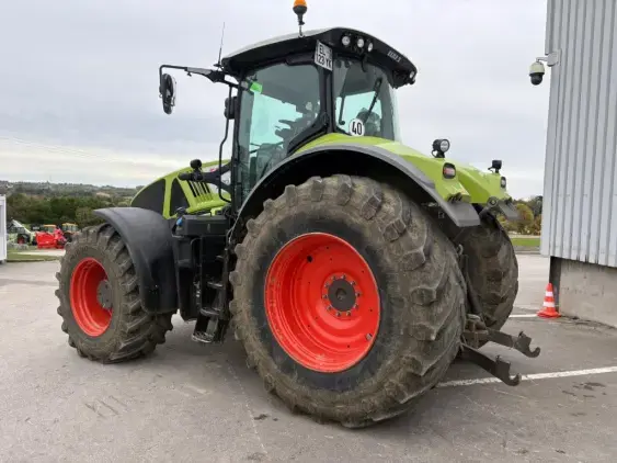 CLAAS AXION 920 - Photo 5