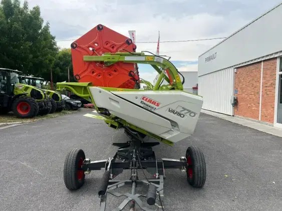 CLAAS LEXION 7400 - Photo 17