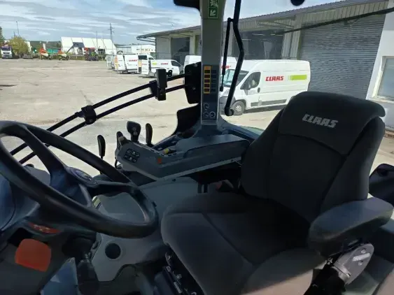 CLAAS AXION 810 - Photo 9