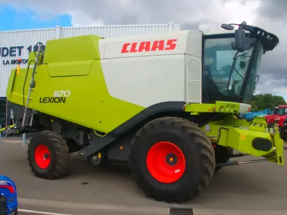 CLAAS LEXION 670 - Photo 7
