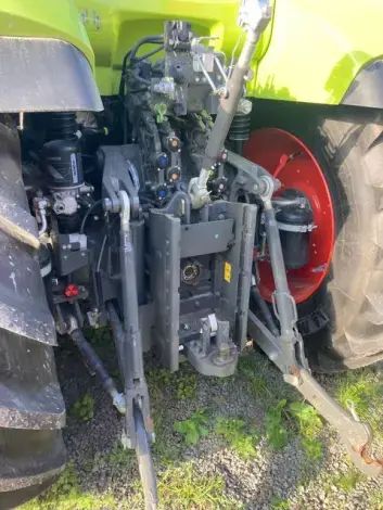 CLAAS ARION 630 - Photo 3