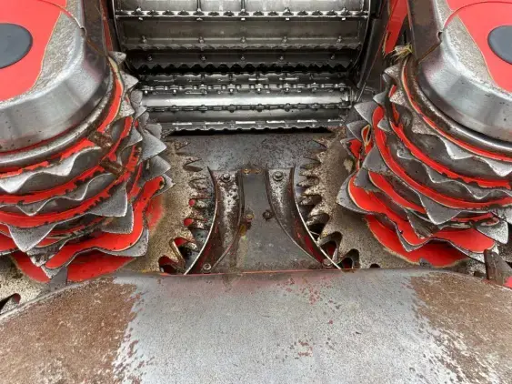 CLAAS JAGUAR 840 - Photo 21